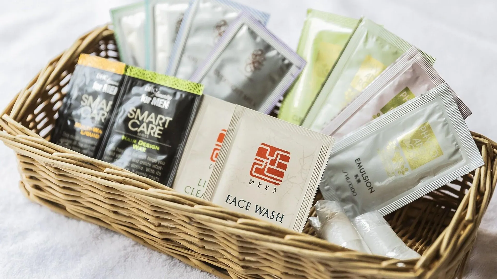 Hotel Elcient Kyoto Hachijoguchi 3*,  Япония