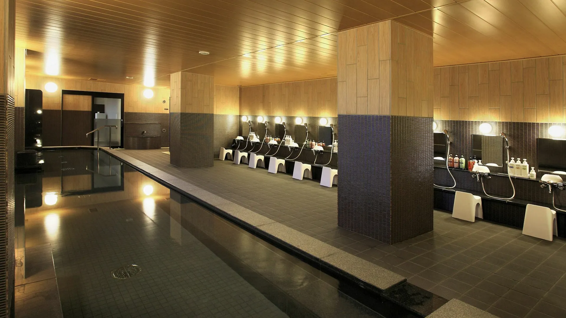 Hotel Elcient Kyoto Hachijoguchi 3*,  Япония